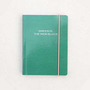 Zelený zápisník Caroline Gardner Green is the New Black, 320 stran