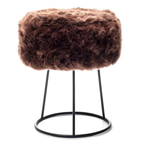 Stolička s tmavě hnědým sedákem z ovčí kožešiny Royal Dream, ⌀ 36 cm
