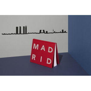 Černá nástěnná dekorace se siluetou města The Line Madrid