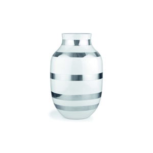 Bílá kameninová váza s detaily ve stříbrné barvě Kähler Design Omaggio, výška 30,5 cm