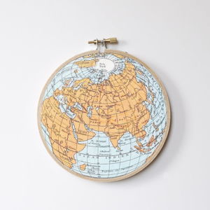 Nástěnná dekorace Little Nice Things Stitch Hoop Worldmap, ⌀ 27 cm